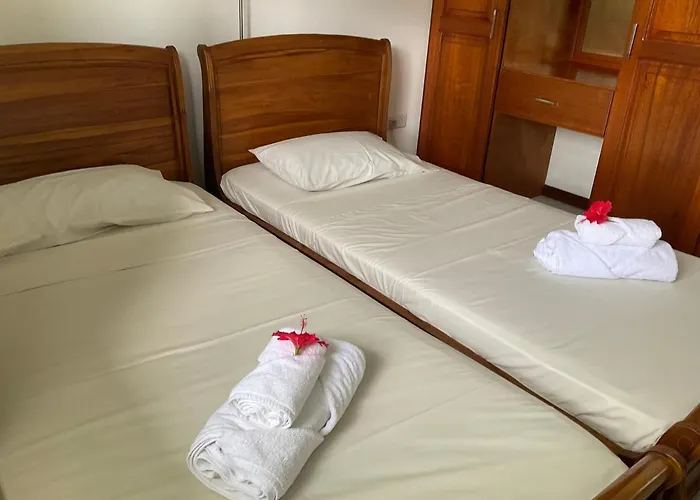 Royale Self Catering * Anse Royale