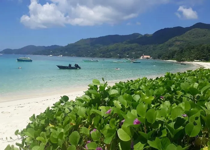 Royale Self Catering * Anse Royale