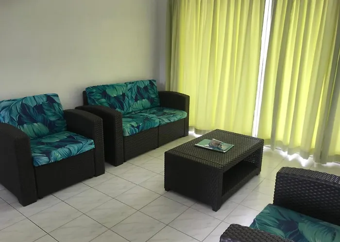 Royale Self Catering * Anse Royale