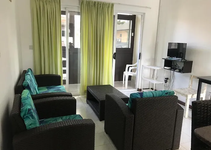 Lägenhet Royale Self Catering *